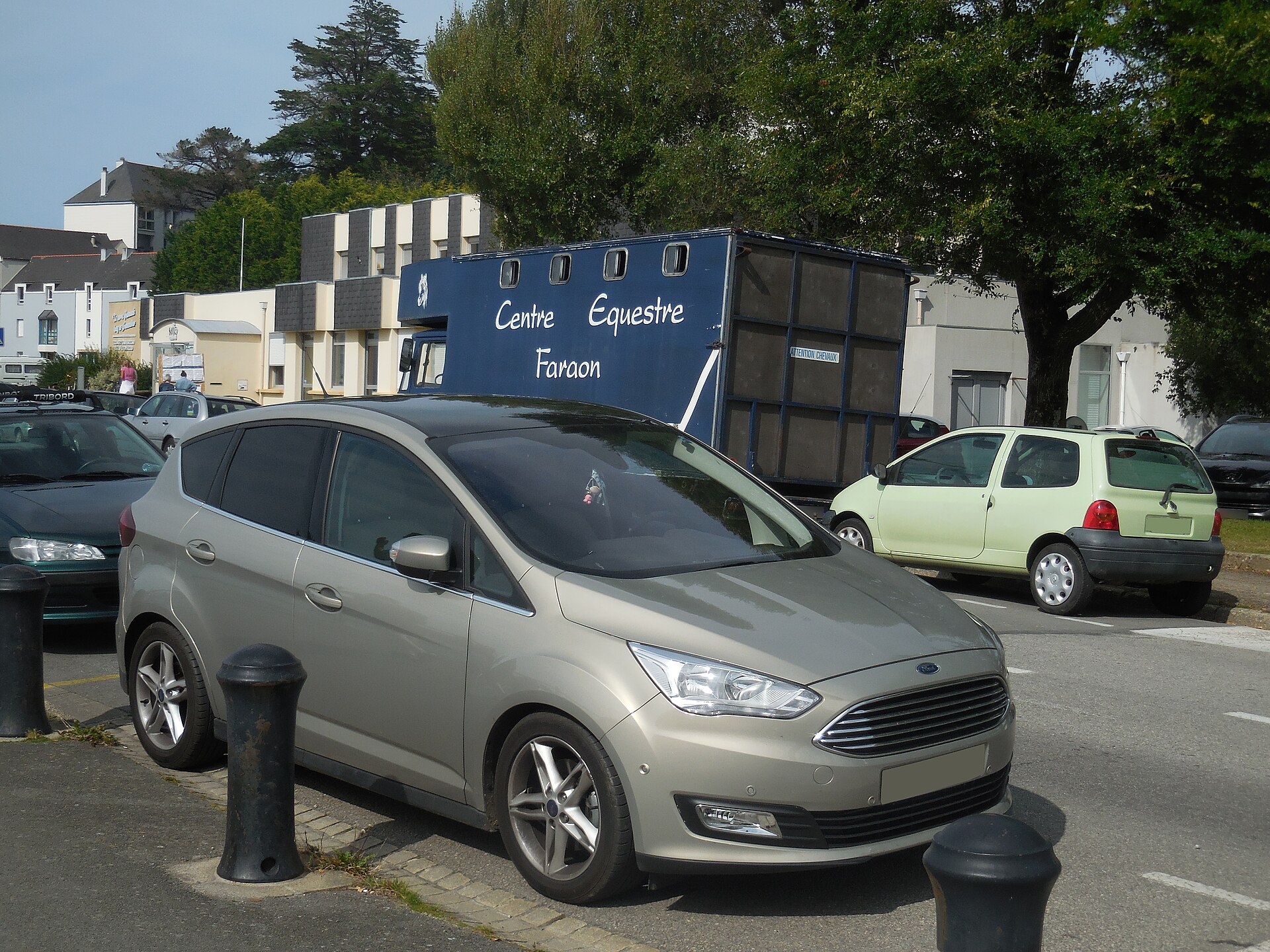 Makyajlı Ford C-MAX II ön görünüm
