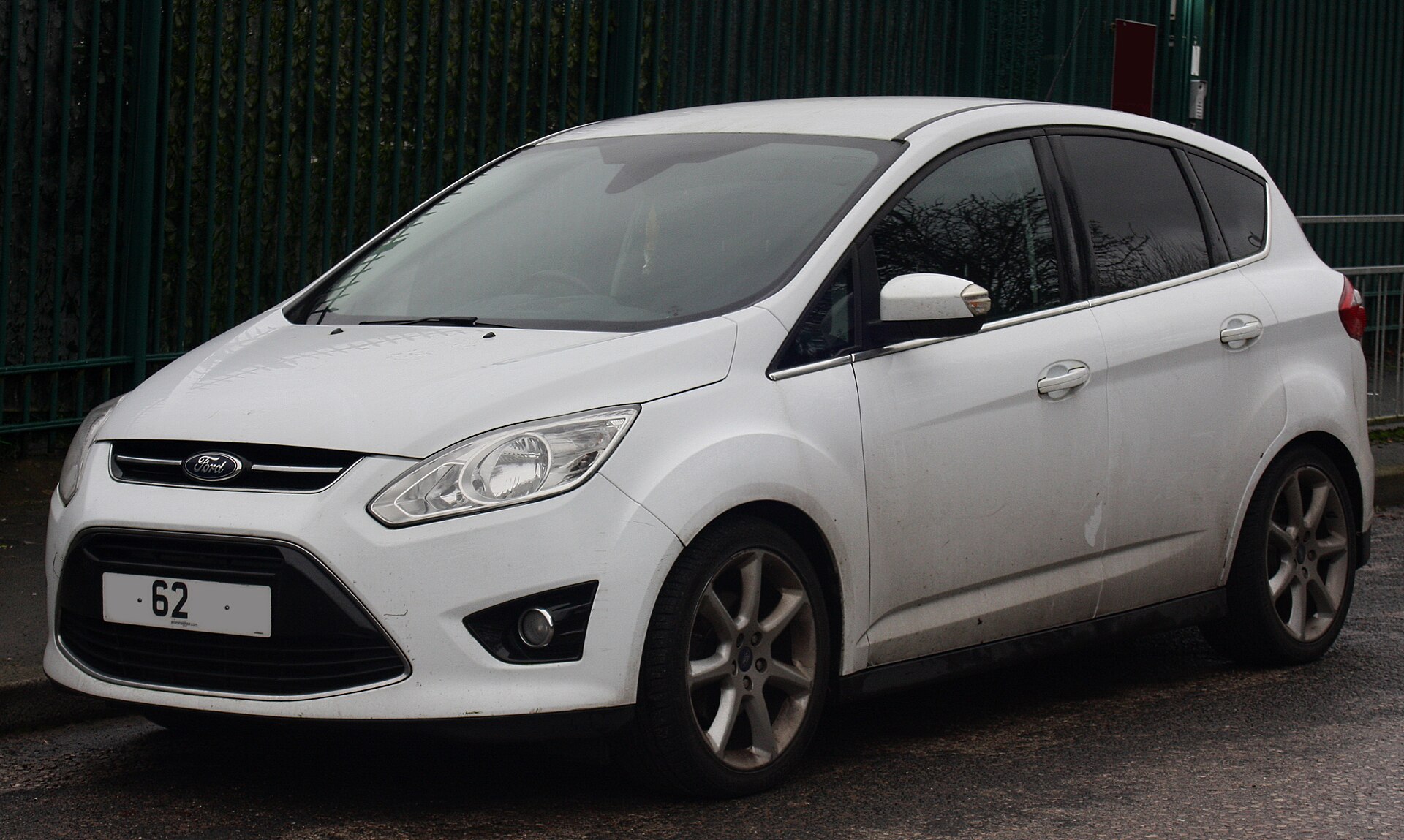 Ford C-MAX II Titanium gövde örneği