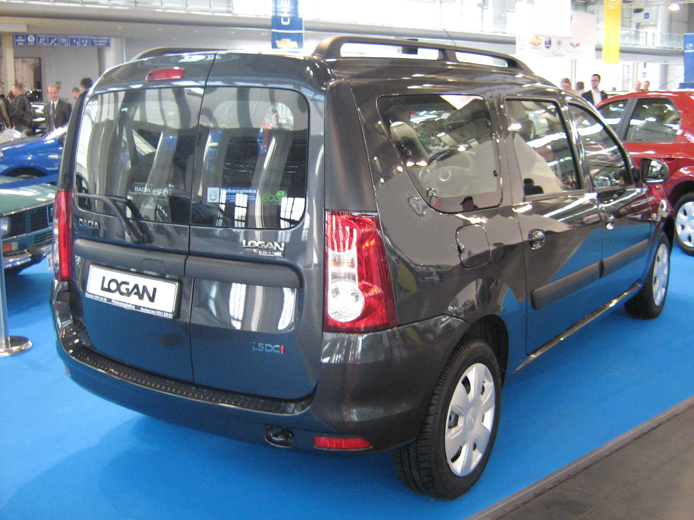 2009 makyajlı Dacia Logan MCV arka görünüş
