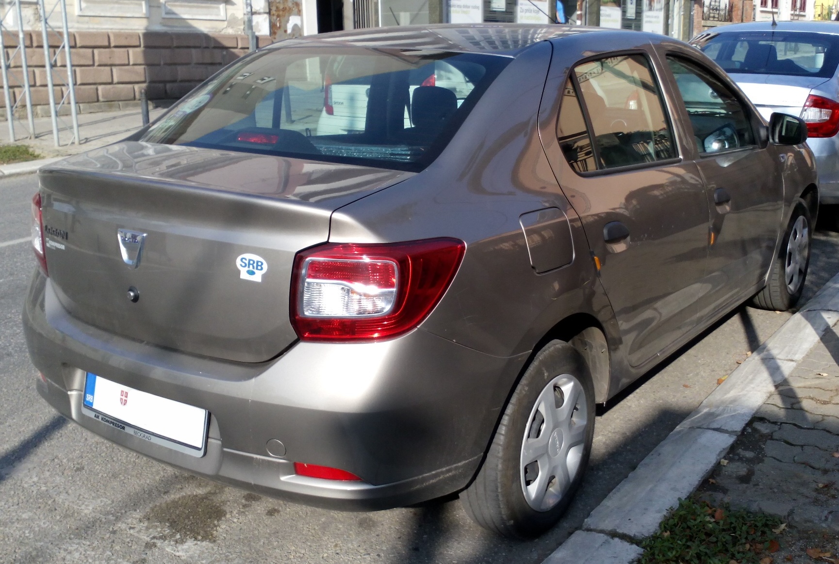 Dacia Logan II sedan arka görünüm