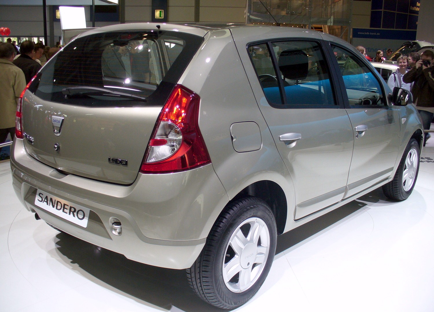 Dacia Sandero I arka bölüm ve bagaj kapağı