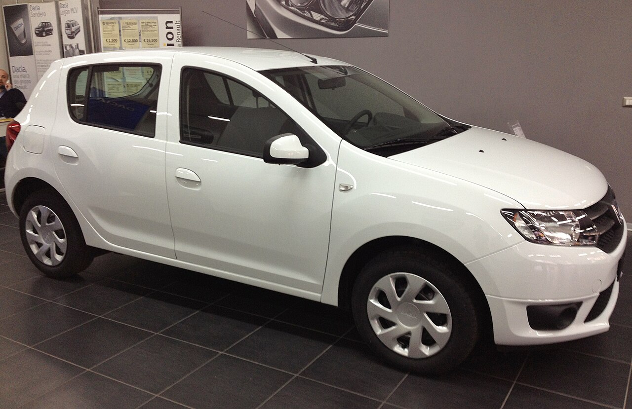 Dacia Sandero II normal hatchback dış tasarım ve ön bölüm