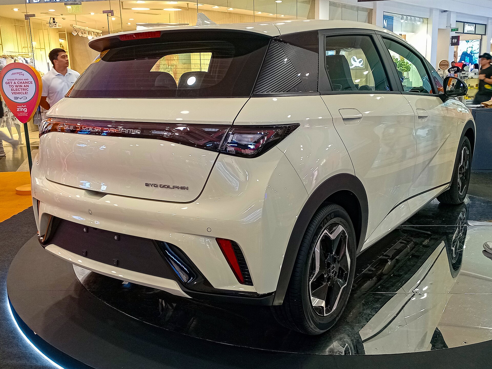 BYD Dolphin arka bölüm ve hatchback bagajı