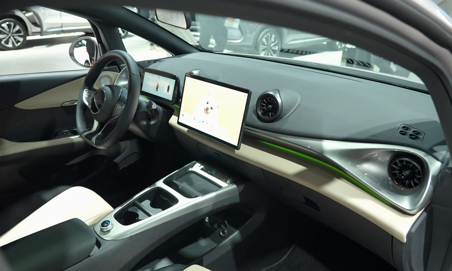 BYD Dolphin 2025 iç mekân görünümü