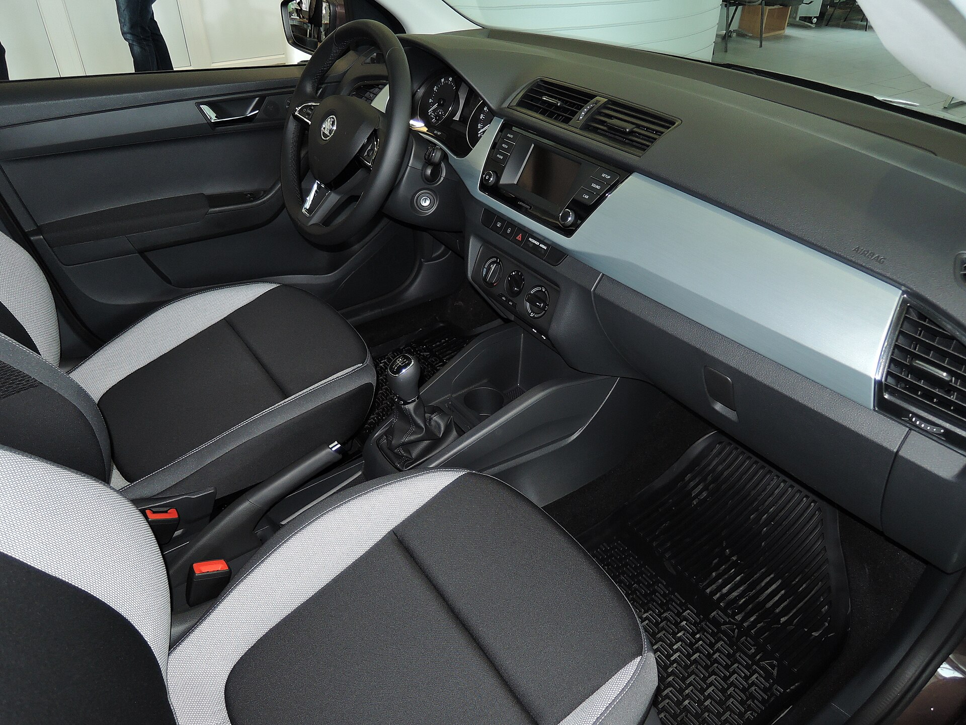 Škoda Fabia III iç mekan kokpit