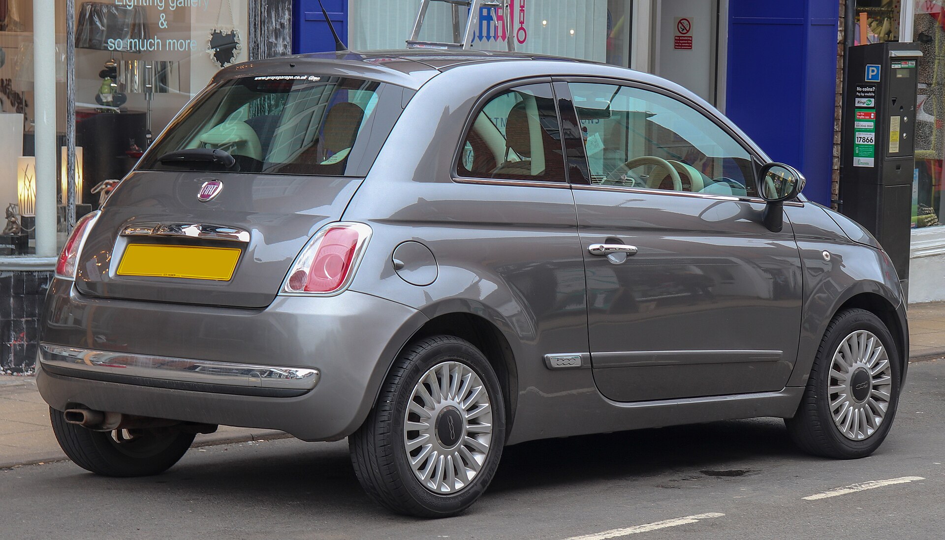 Fiat 500 Lounge arka ve bagaj görünüşü
