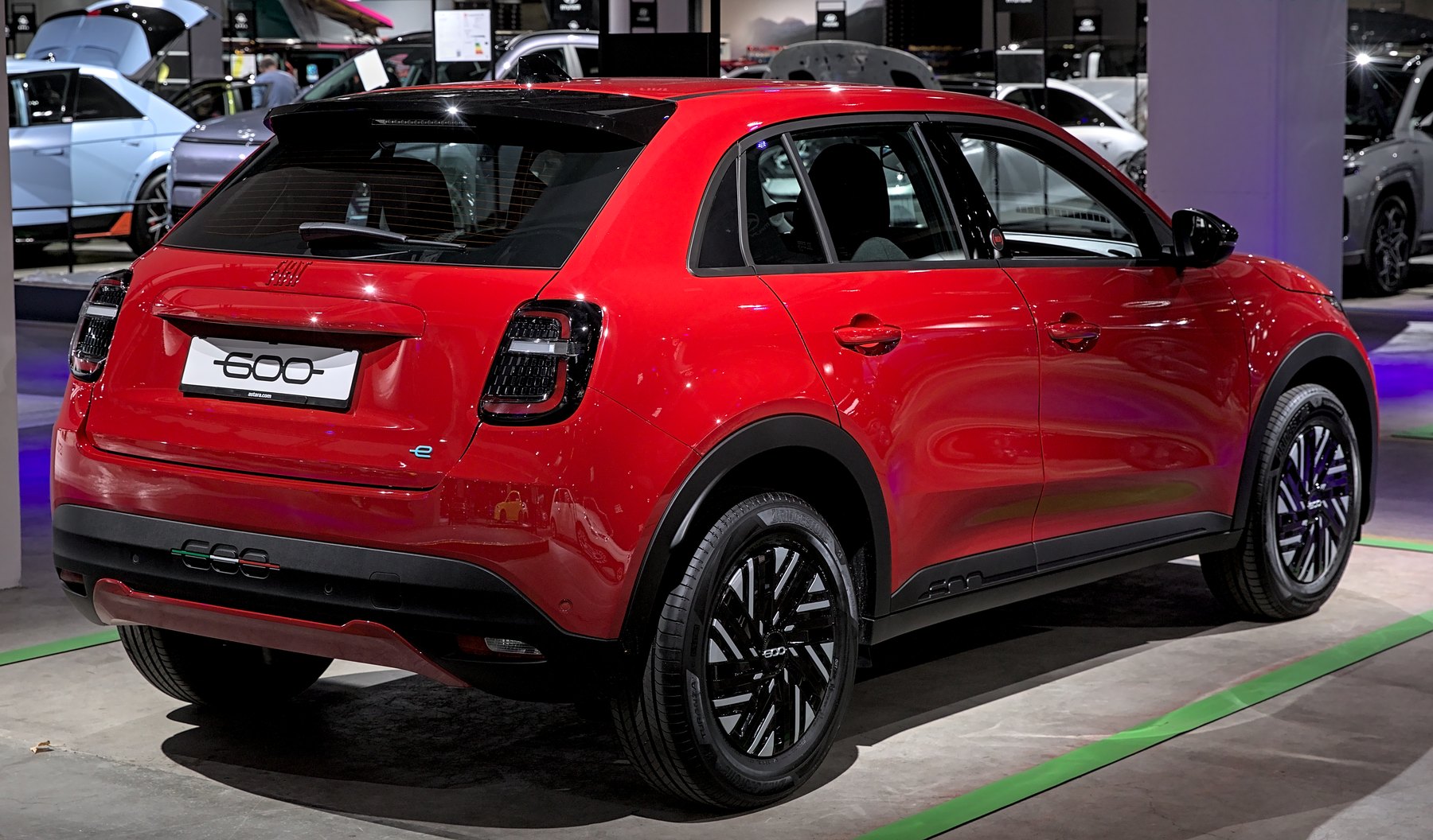 Fiat 600e arka ve yan tasarım