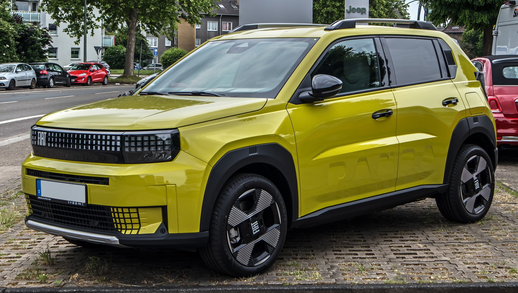 Fiat Grande Panda elektrikli La Prima ön görünüm