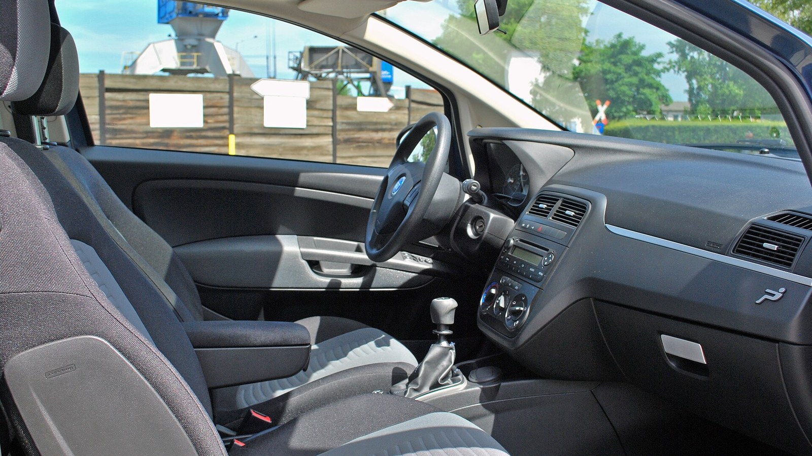 Fiat Grande Punto ön kabini ve manuel vites konsolu