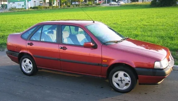 Fiat Tempra 2.0 i.e. 16V ile özdeşleşen uzun ızgaralı ön tampon
