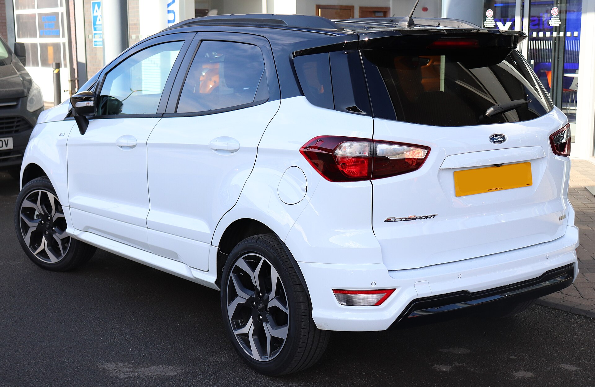 Ford EcoSport makyajlı kasanın arka görünümü