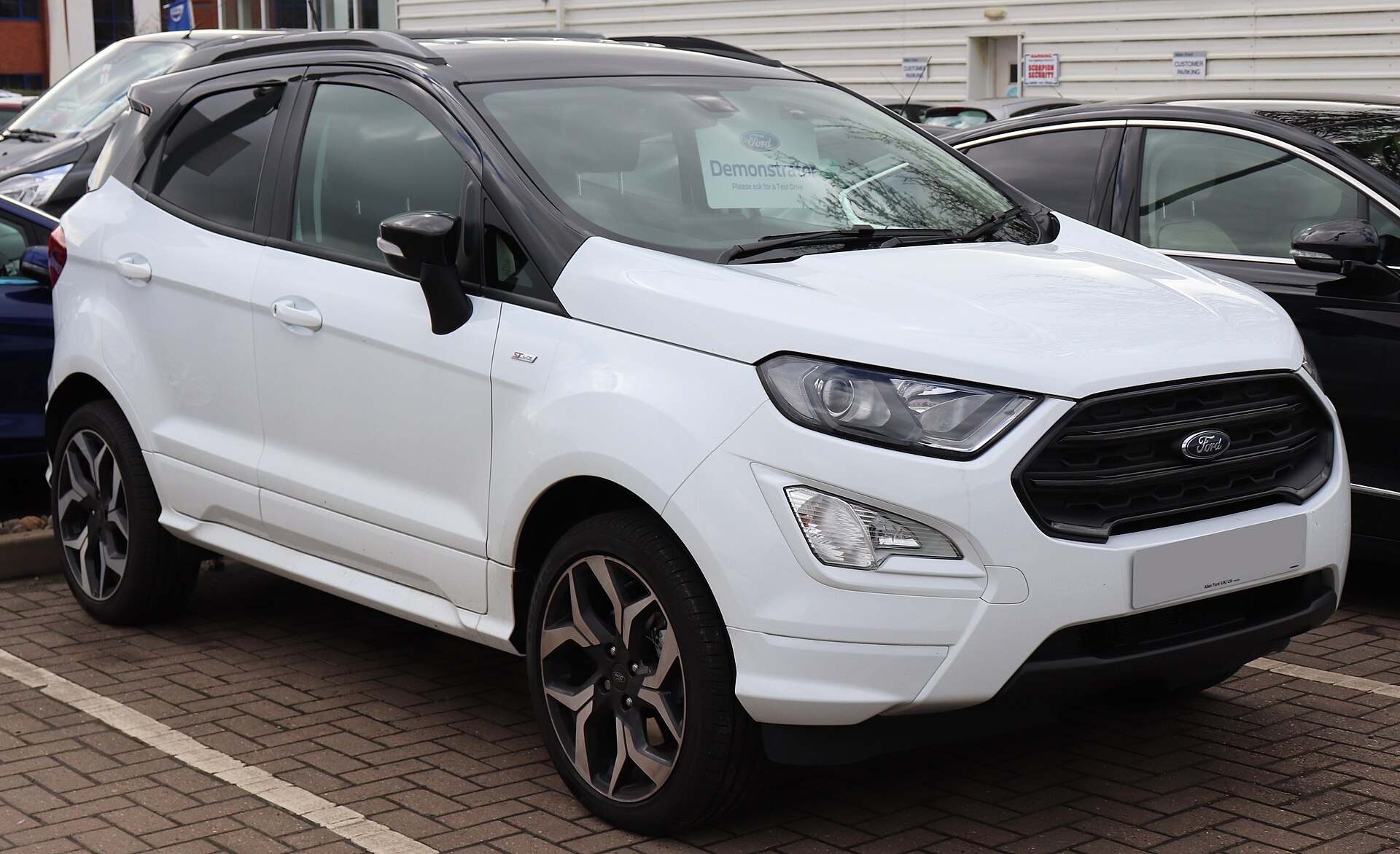 2018 Ford EcoSport ST-Line yandan-önden görünüm