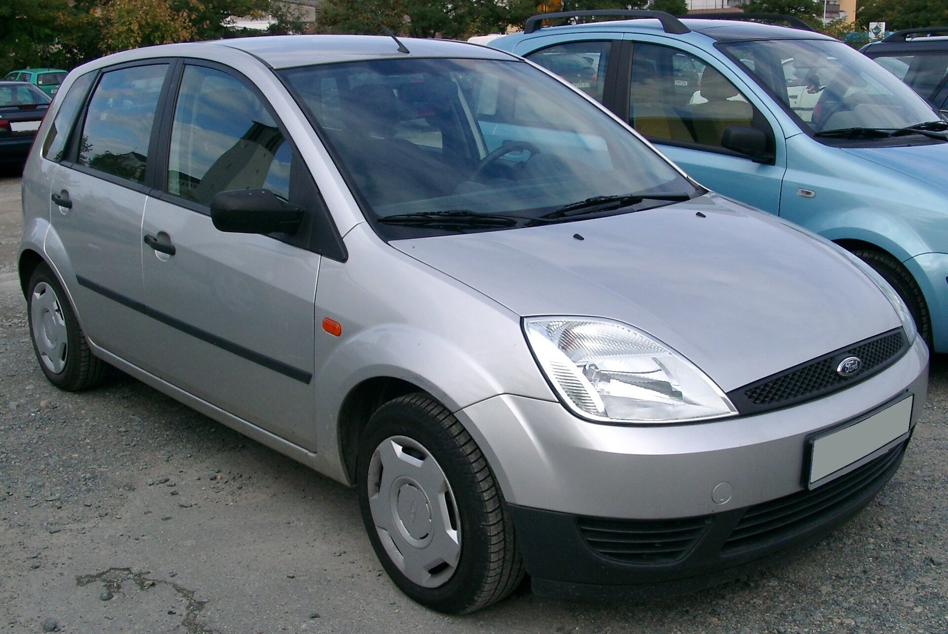 2007 Ford Fiesta Mk6 ön-yan görünüm