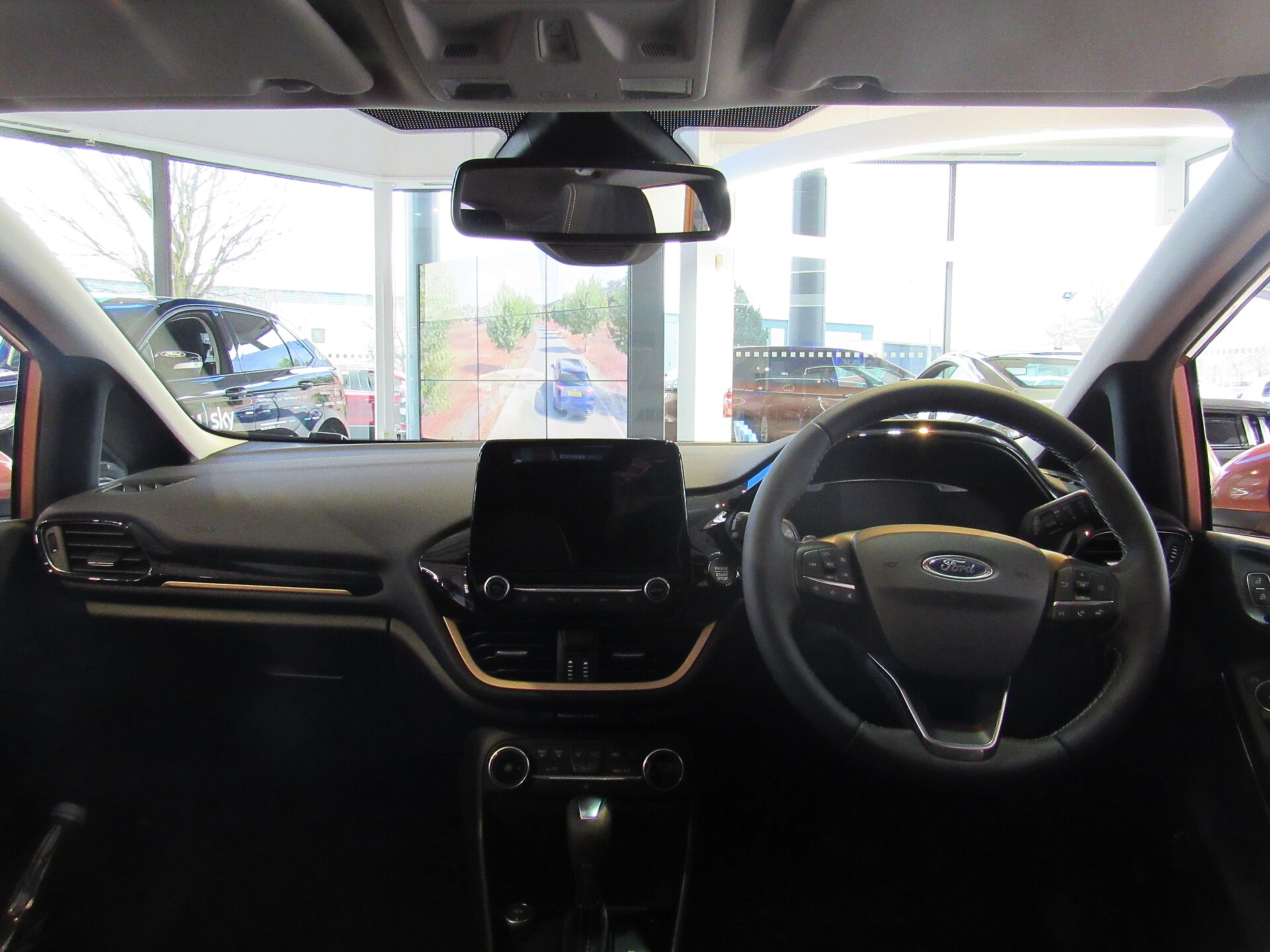 Ford Fiesta Mk8 iç mekân ve kokpit