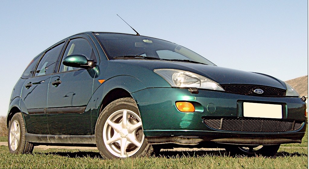 Makyajsız Ford Focus 1 hatchback