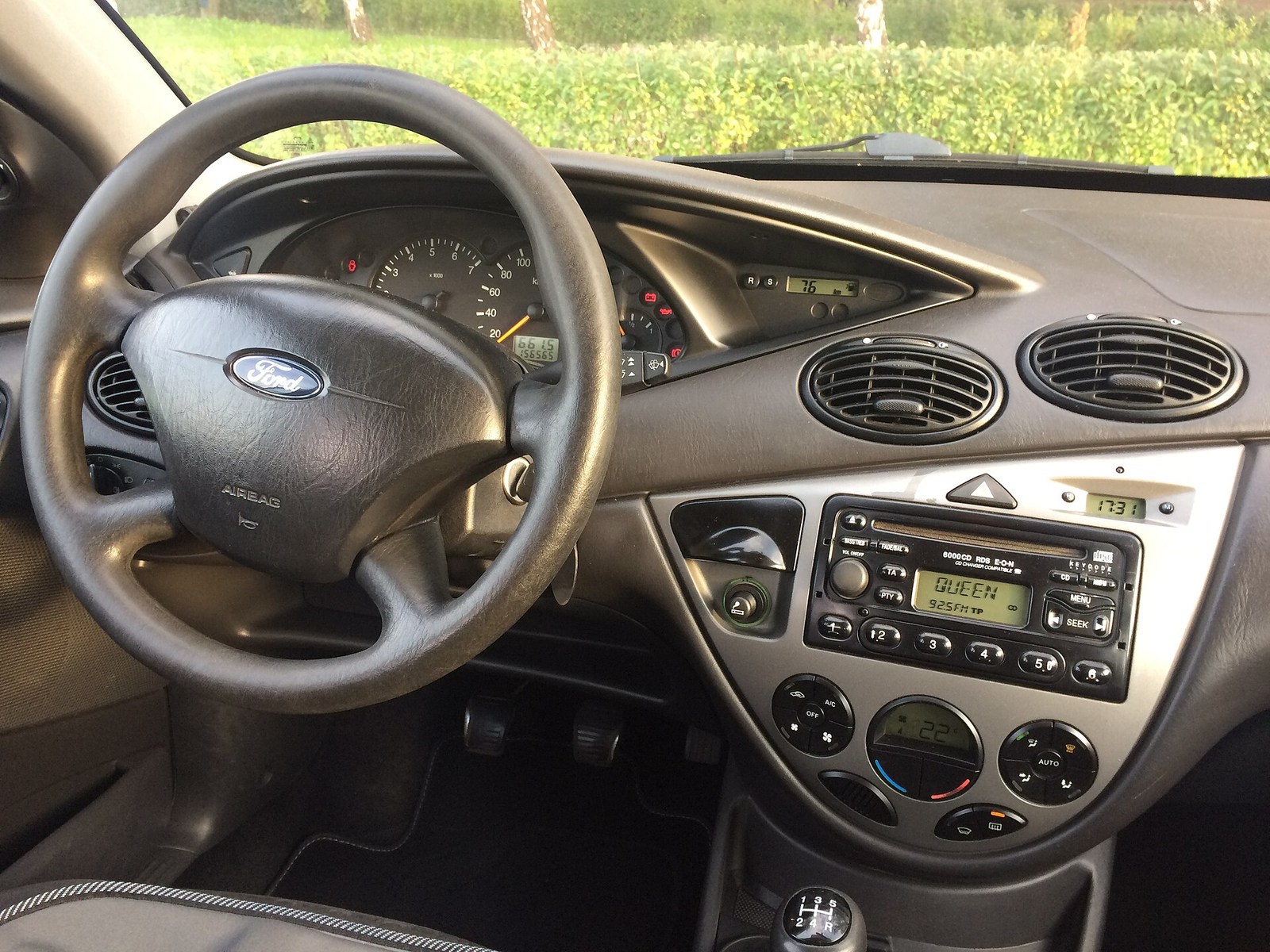 Ford Focus 1 gösterge paneli