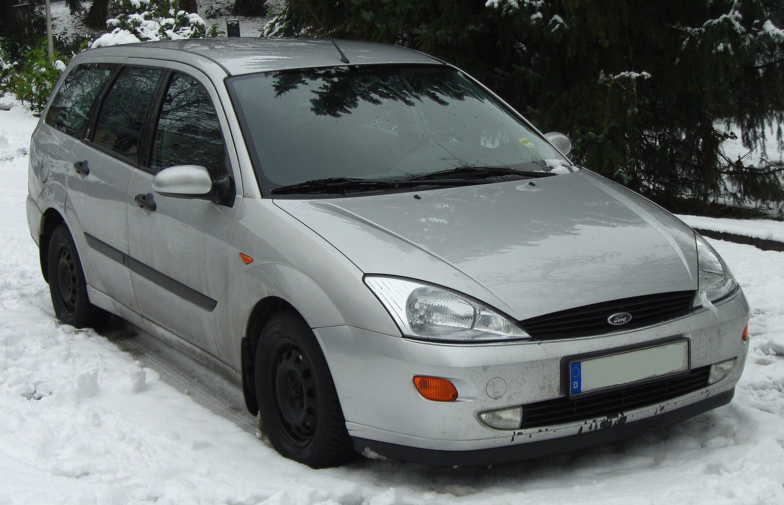Ford Focus 1 station wagon önden