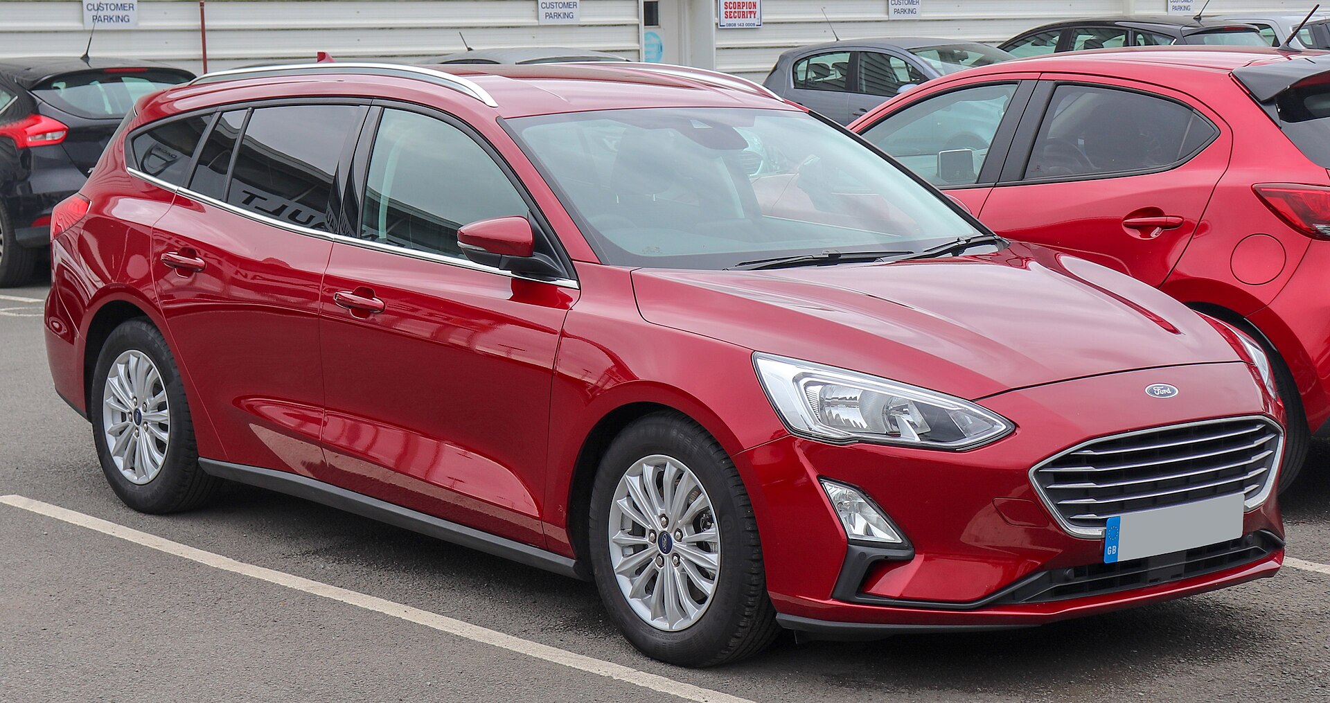 Ford Focus 4 Titanium 1.5 TDCi station wagon önden görünüm