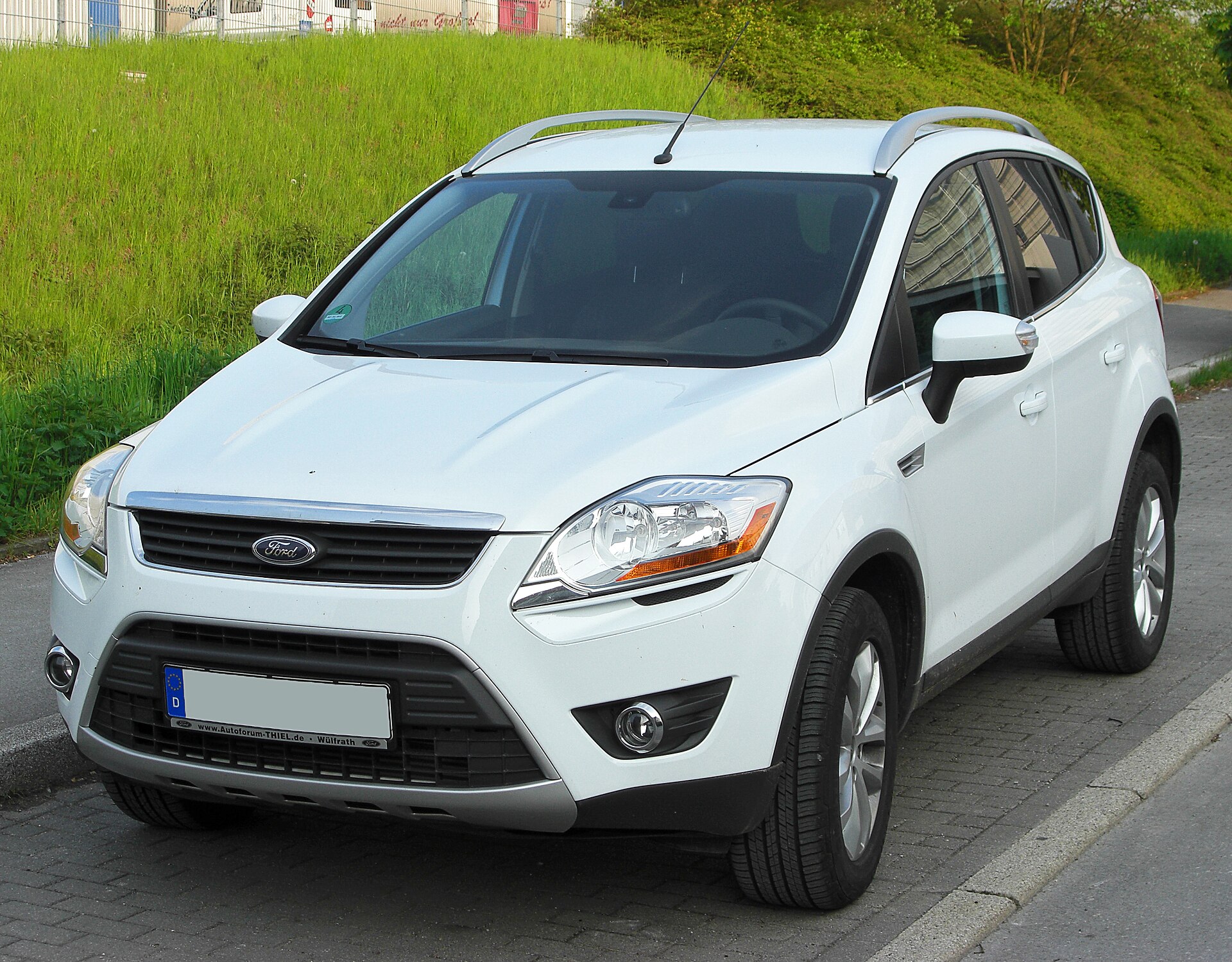 Ford Kuga I 2.0 TDCi 2010 model ön görünüş