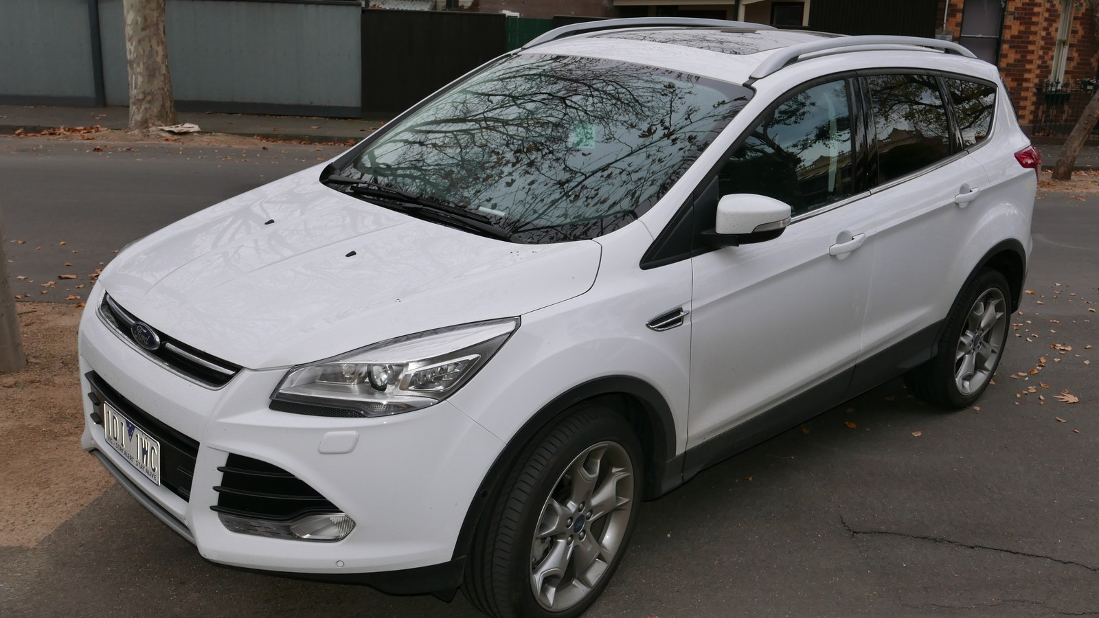 2014 makyajsız beyaz Ford Kuga II Titanium AWD