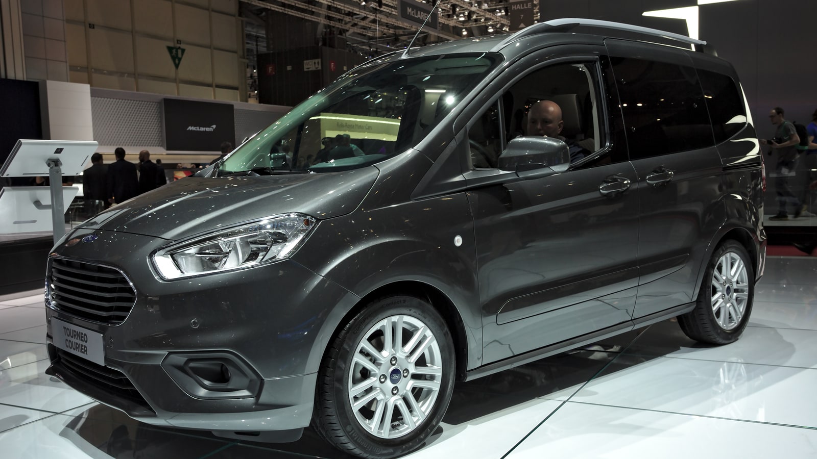 Ford Tourneo Courier dış görünüm