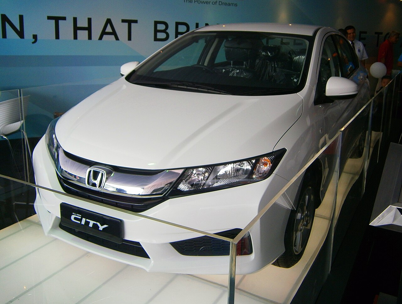 Honda City GM6 sergi aracı ön görünüm