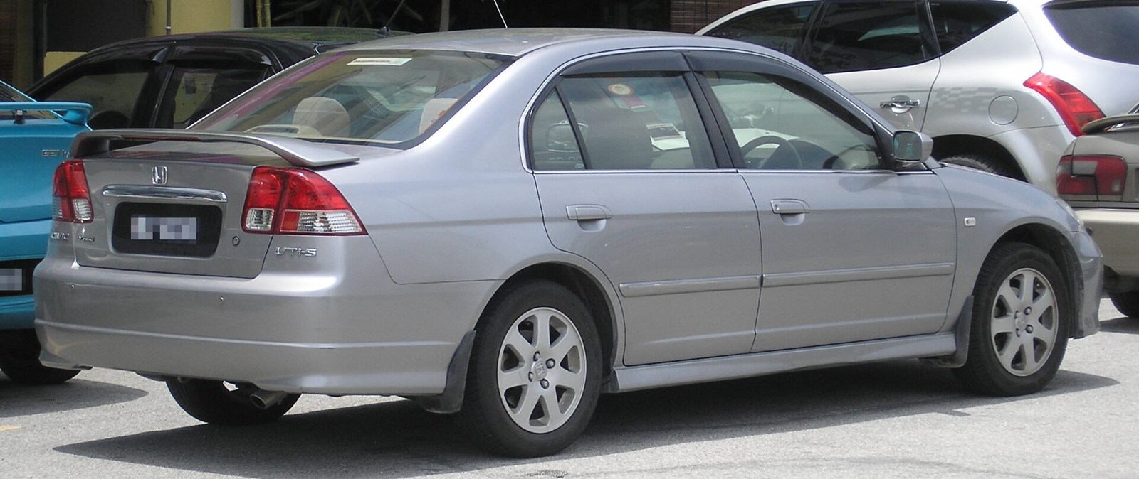 Honda Civic yedinci nesil sedan arka görünüm
