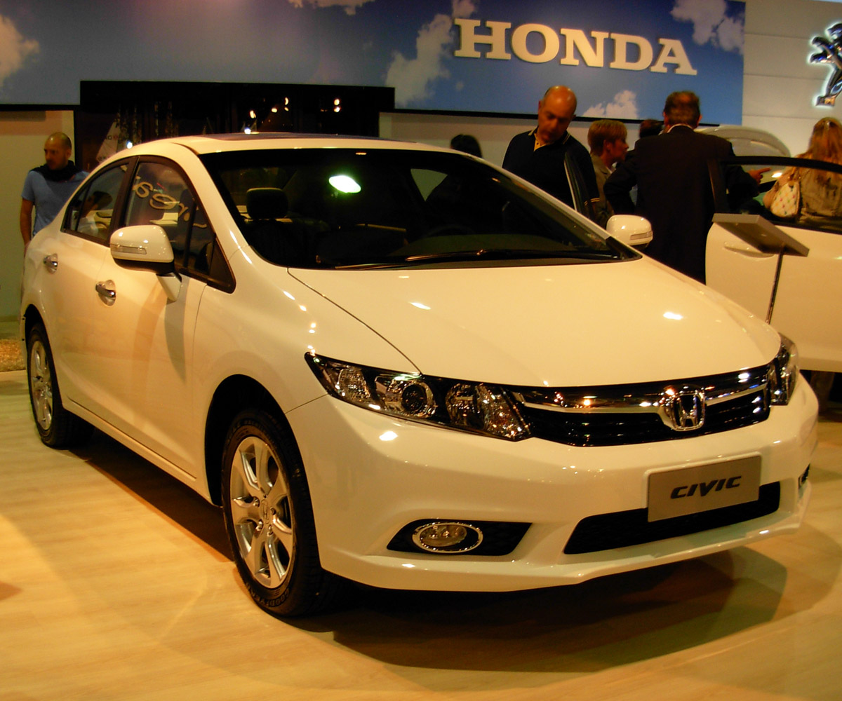 Honda Civic FB7 Alım Rehberi: LPG, Subap Ayarı ve Otomatik: dış görünüm ve gövde ayrıntısı 5