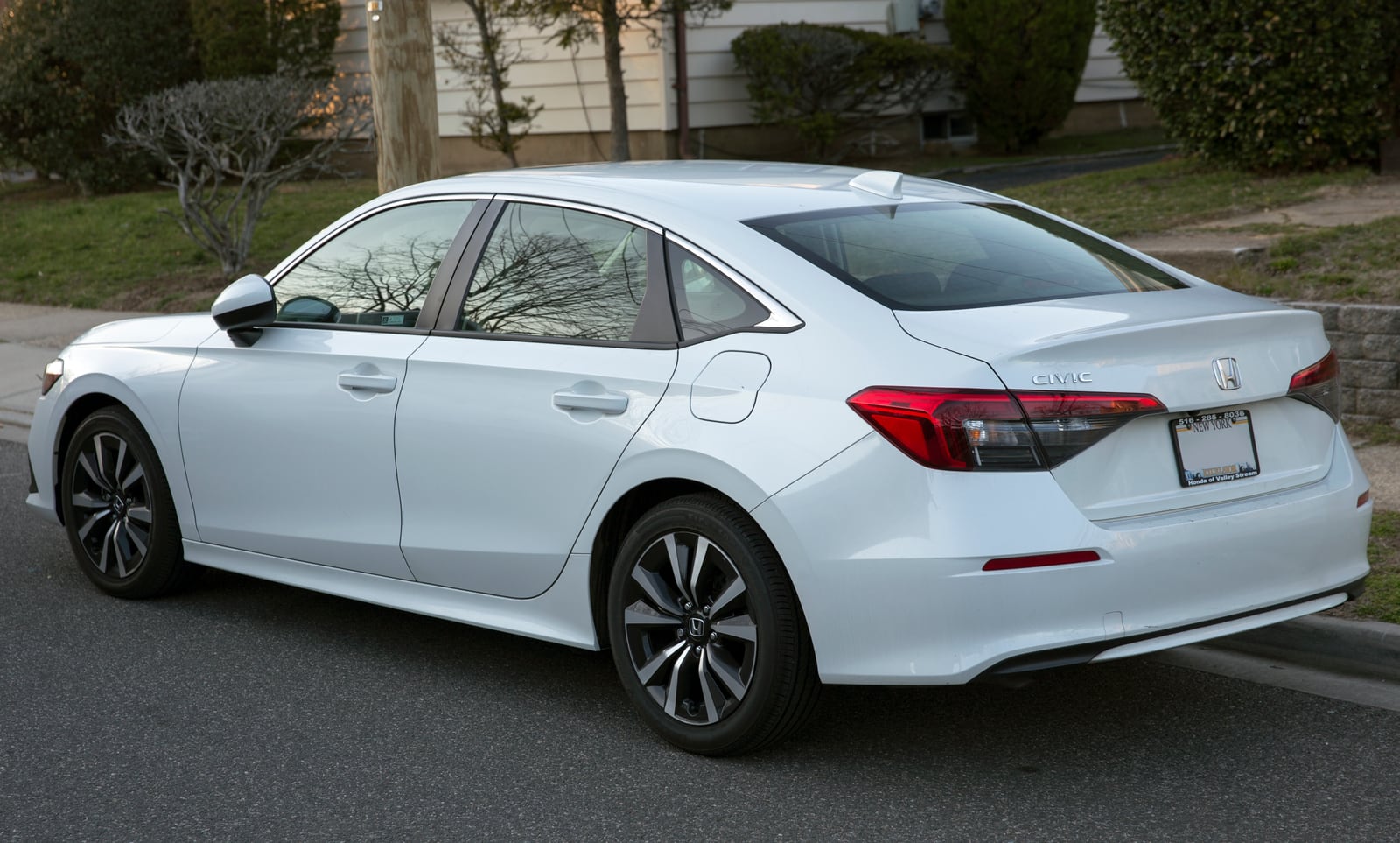 Honda Civic FE1 arkadan sol görünüm
