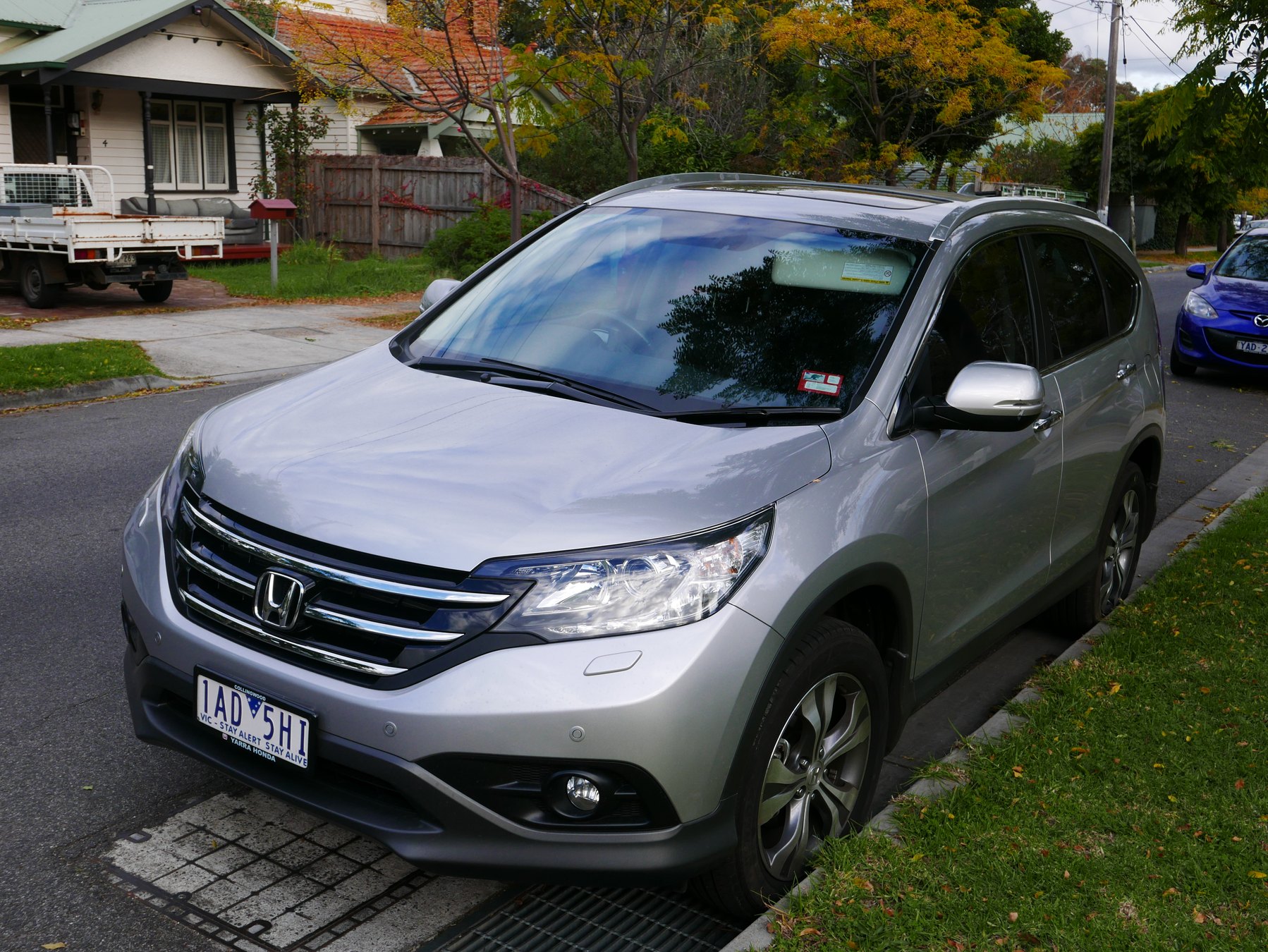 Makyaj öncesi Honda CR-V IV önden görünüm