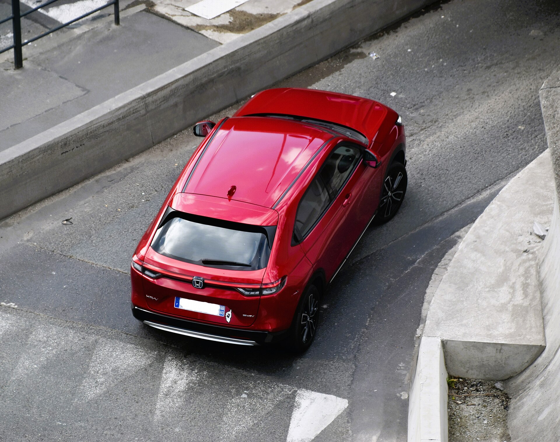 Üçüncü nesil Honda HR-V e:HEV arka-yan görünüş
