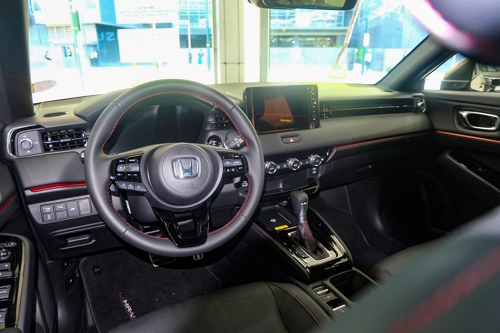 2022 sonrası Honda HR-V e:HEV kabin tasarımı ve orta konsol