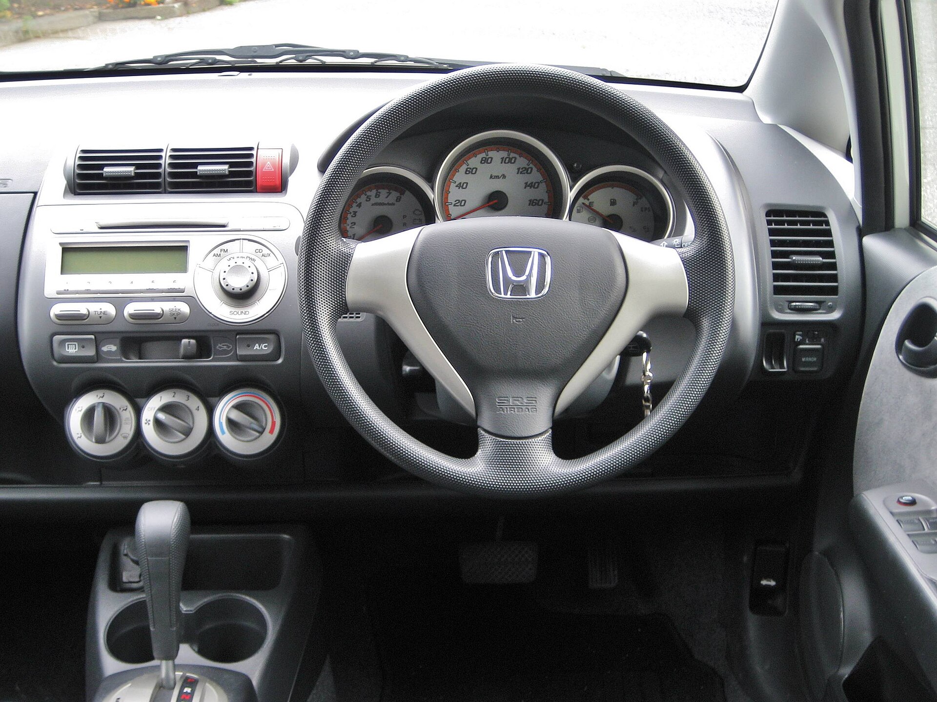 İlk nesil Honda Fit ve Jazz GD kokpiti