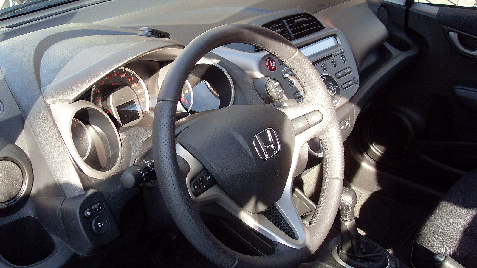 Honda Jazz GE sol direksiyonlu gösterge ve ön konsol