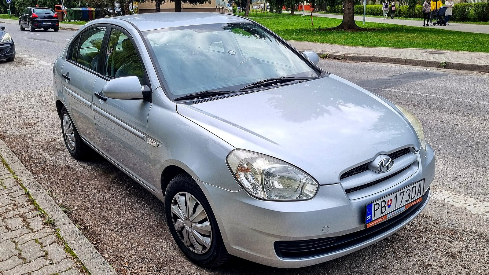 Gümüş Hyundai Accent Era önden görünüm