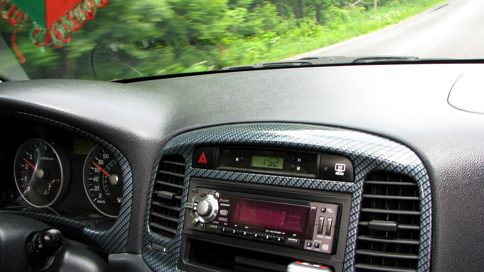 Hyundai Accent MC gösterge ve orta konsolu