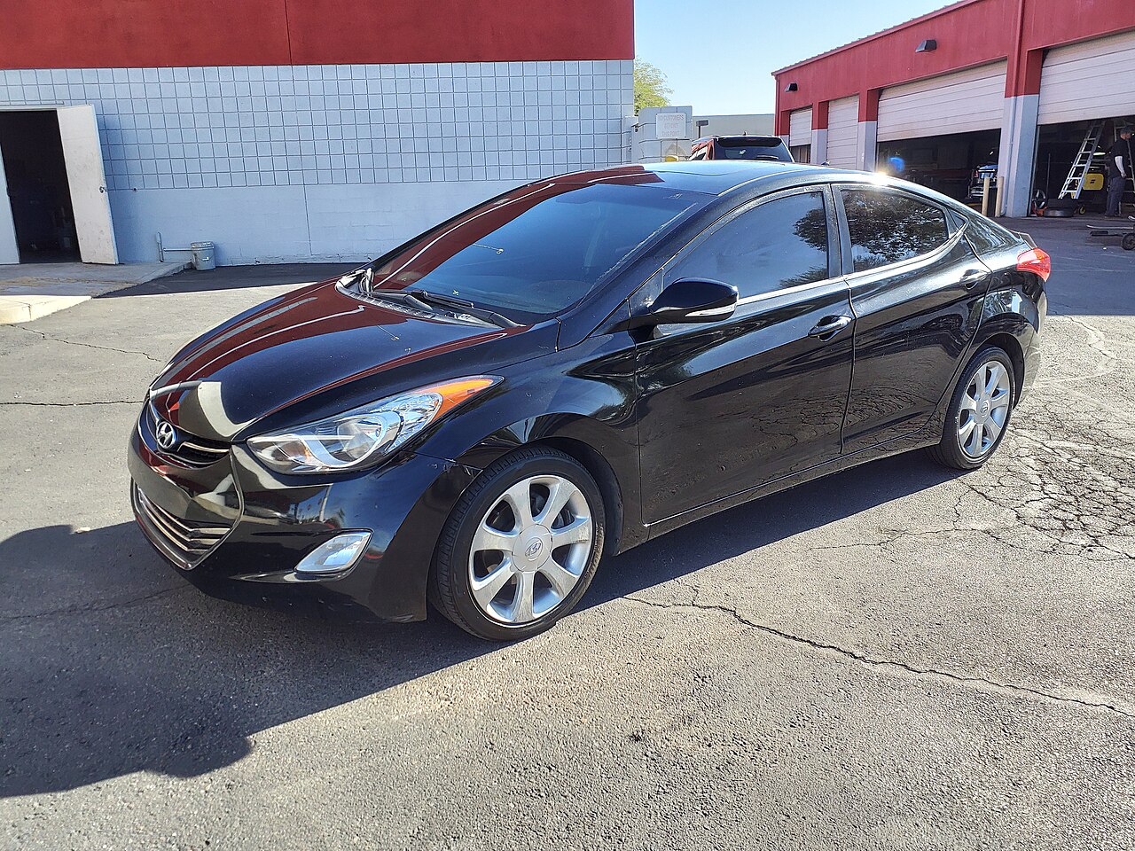 2012 Hyundai Elantra Limited yan görünüm