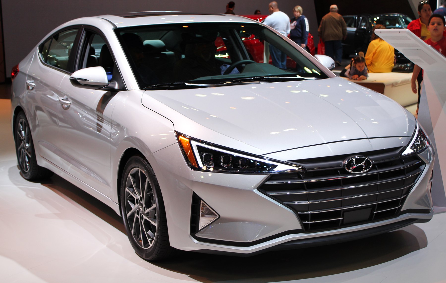 Makyajlı Hyundai Elantra AD ön görünüm