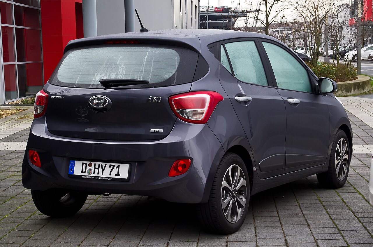 Hyundai i10 IA arka görünüm
