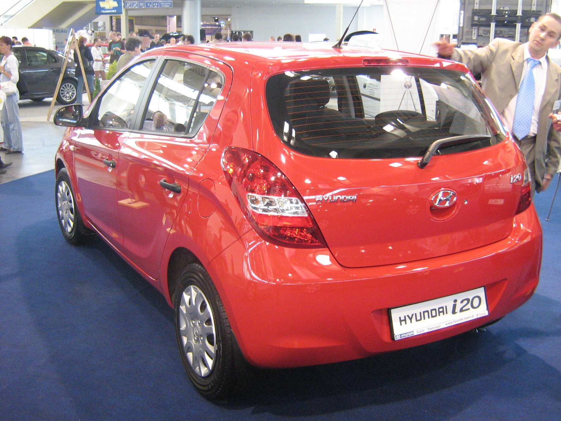 Makyaj öncesi Hyundai i20 PB arka görünüm