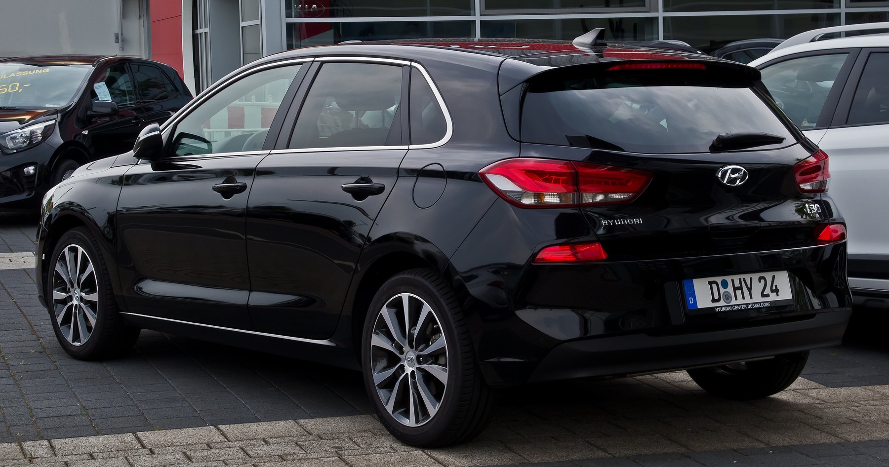 Hyundai i30 PD arka üç çeyrek görünüm