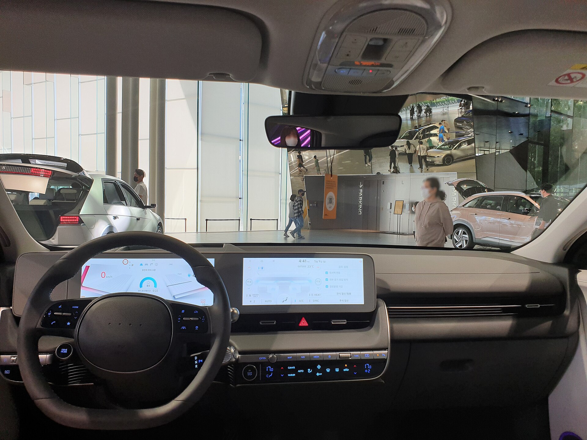 Makyaj öncesi Hyundai IONIQ 5 iç mekânı