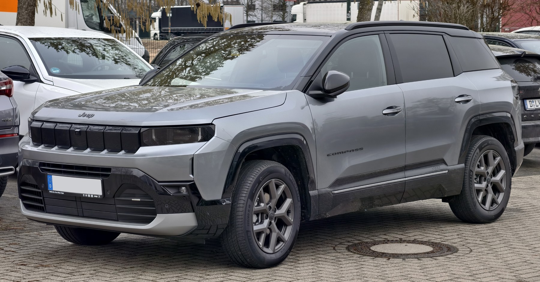 Yeni Jeep Compass e-Hybrid İncelemesi: 1.2 Hybrid, eDCT6 ve Rakipleri inceleme görseli