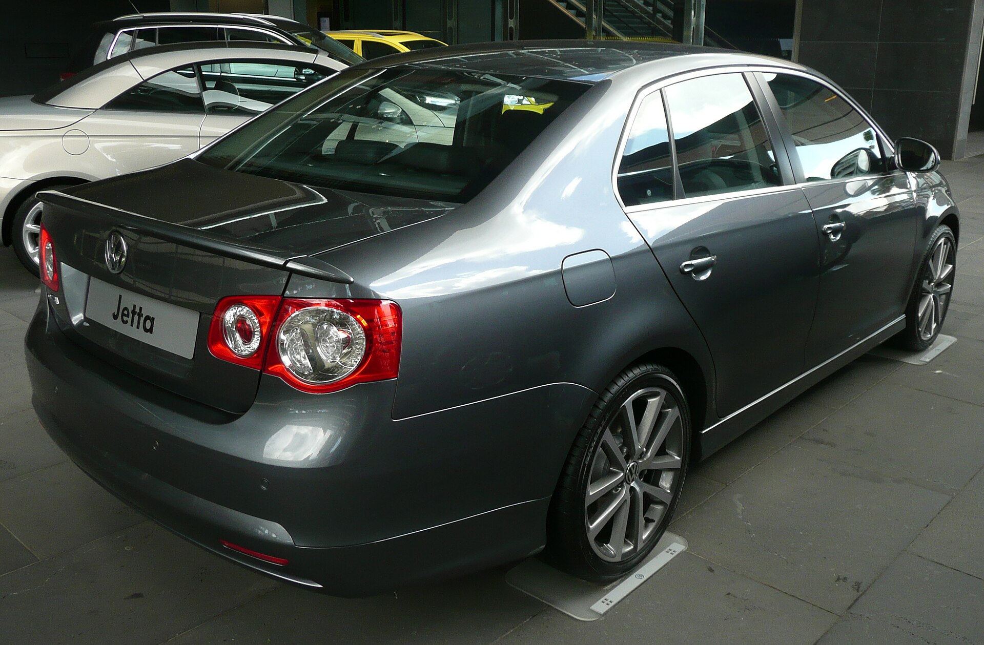 2008 Volkswagen Jetta V otomobil fuarında yan görünüş