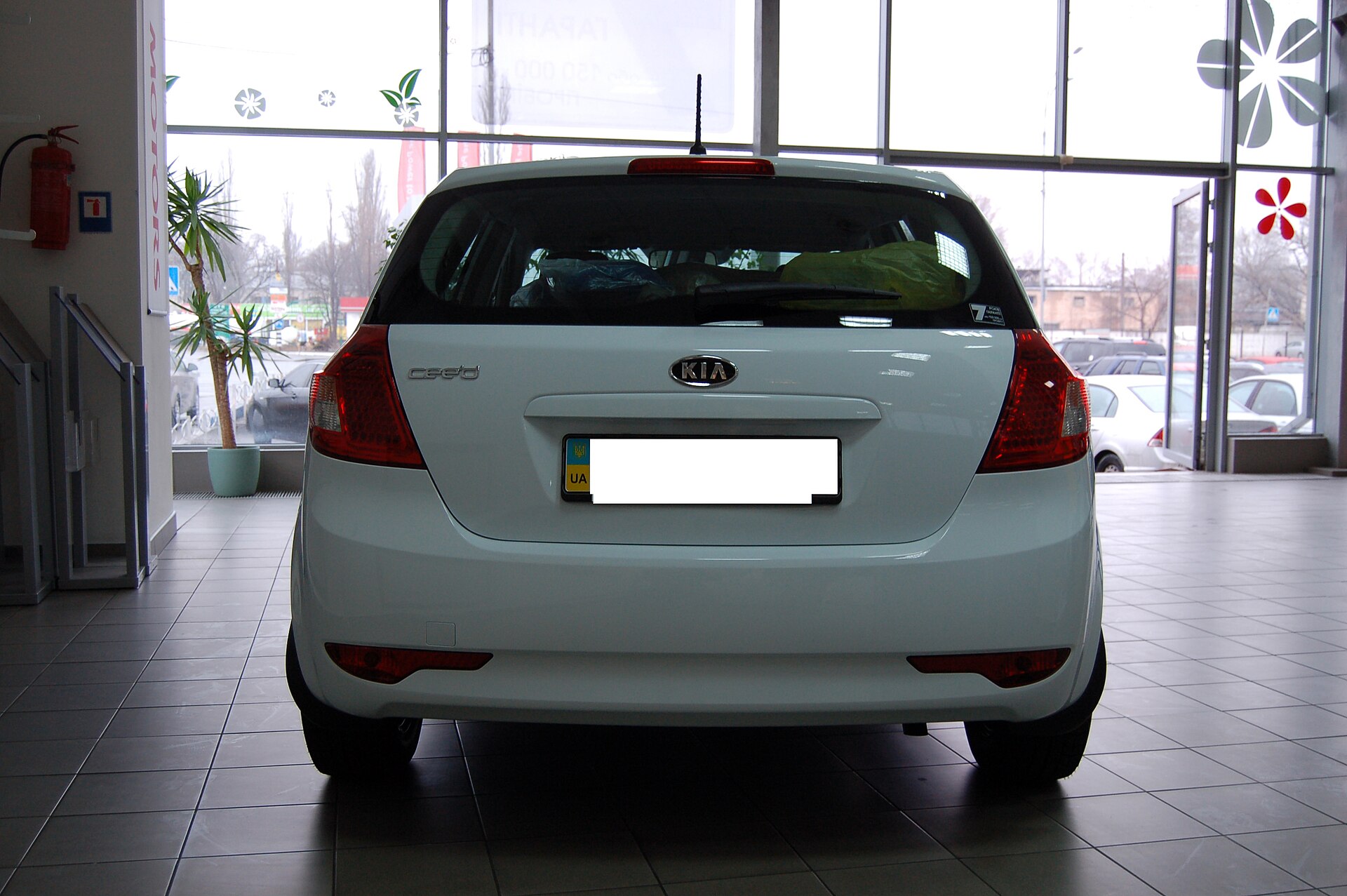Kia cee’d ED hatchback arka görünüş
