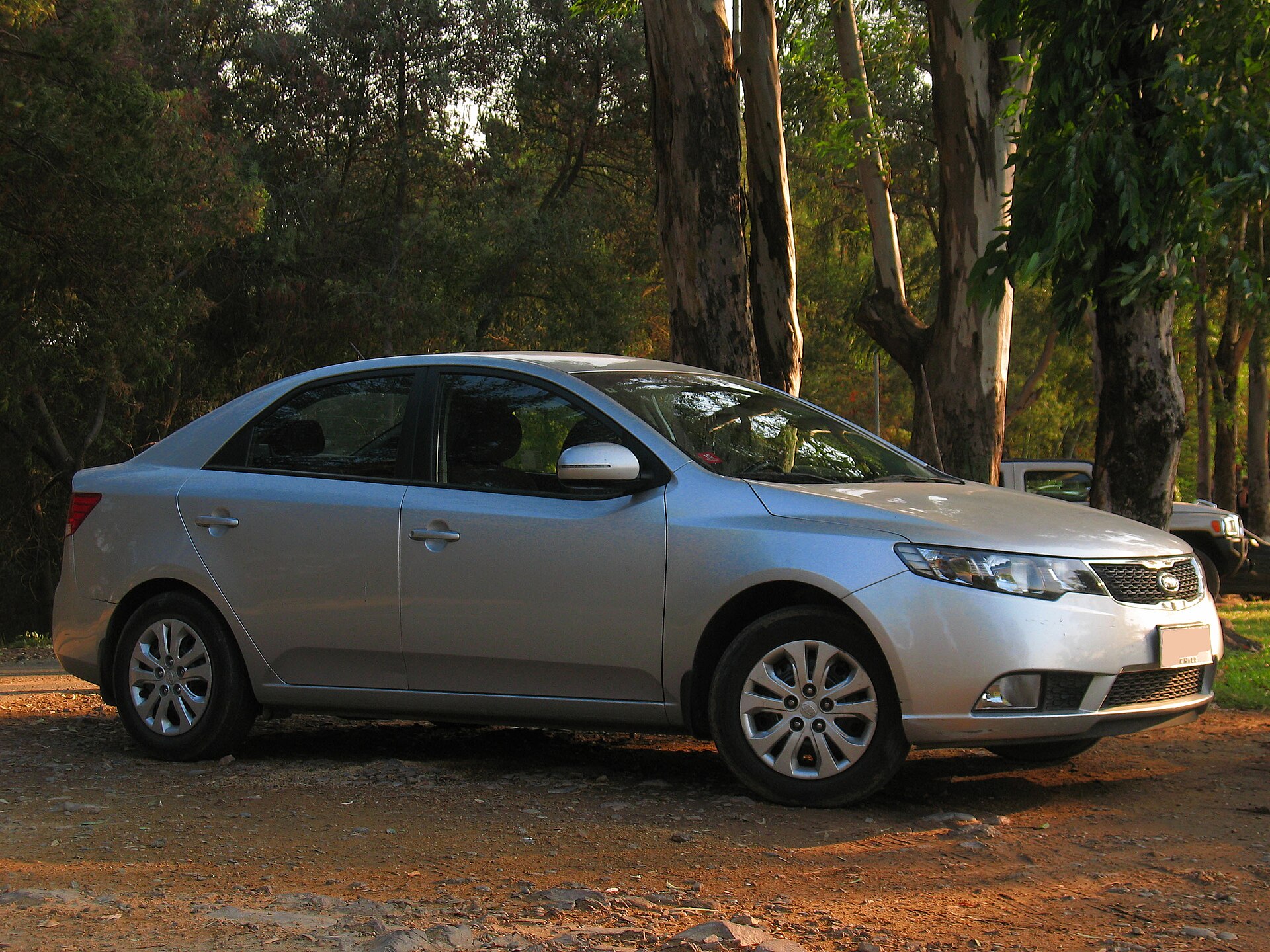 Kia Cerato TD ön cephe ve far tasarımı