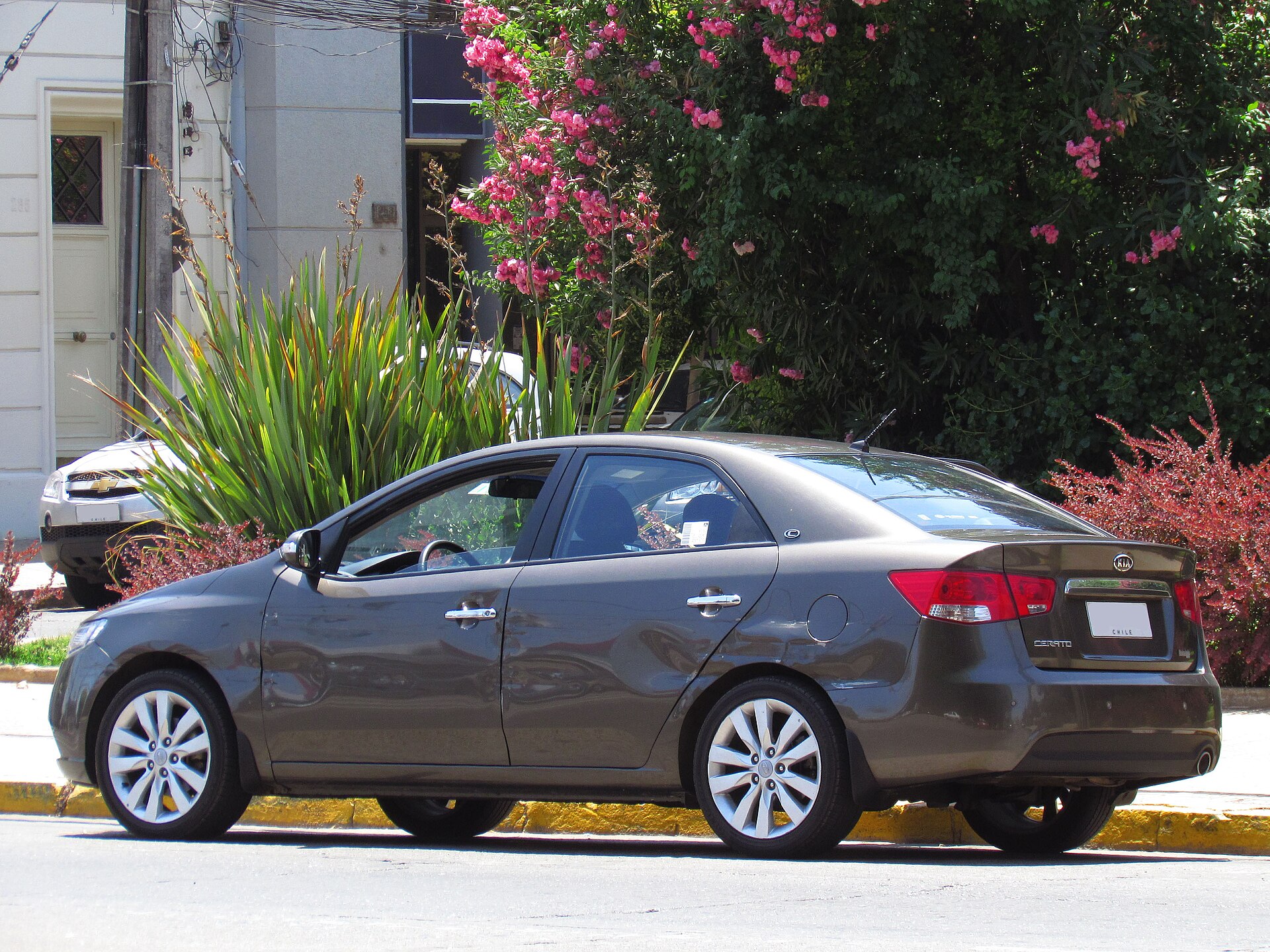 Kia Cerato TD sedan ön tasarım detayı