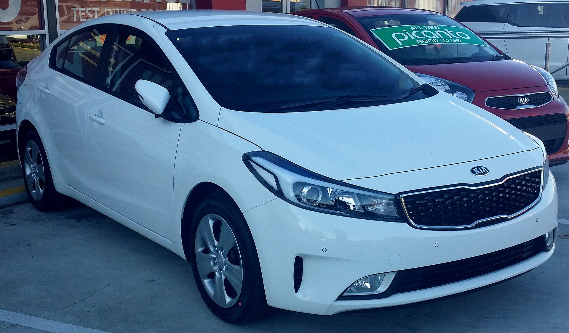 2016 Kia Cerato YD sedan, ön üç çeyrek görünüm