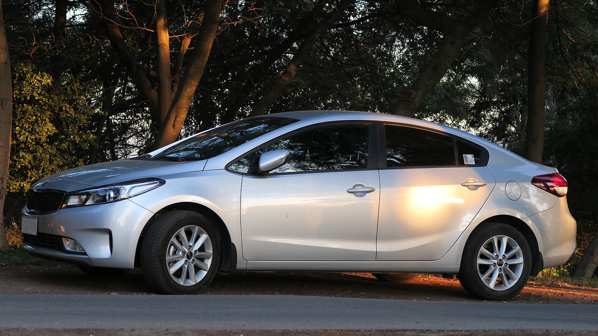 2017 Kia Cerato YD sedan farklı açı