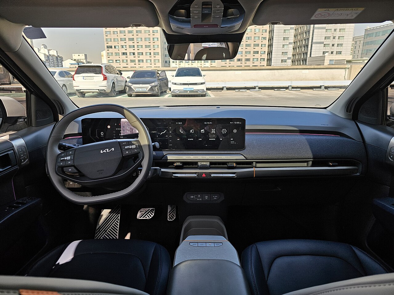 Kia EV3 sürücü kokpiti ve gösterge ekranı